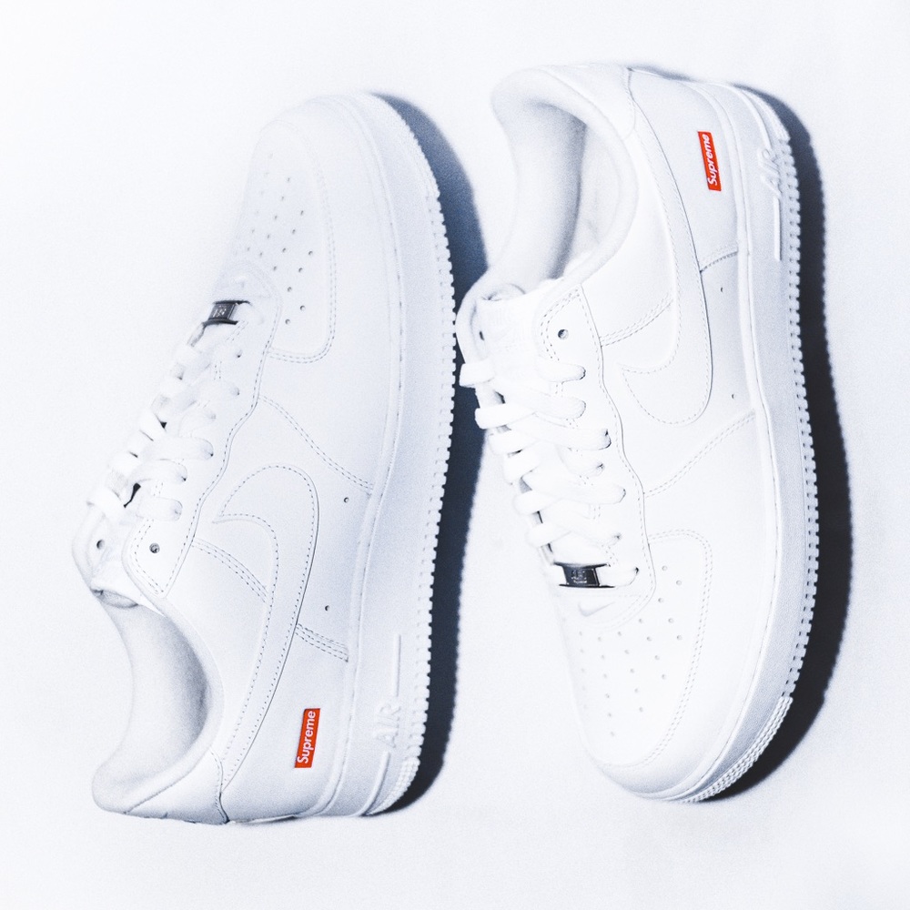 Supreme Nike Air Force One Low